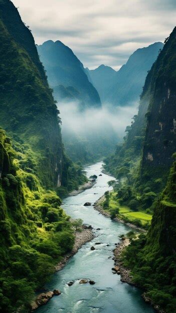  Nuvens Flutuantes e Rios Serenos: Uma Viagem Através da Arte de Guan Ting